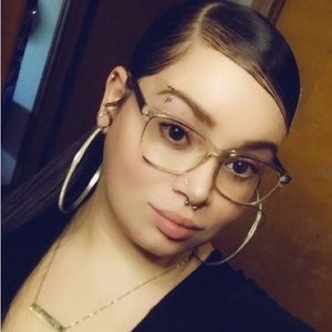 Meet your Posher, Annamarie